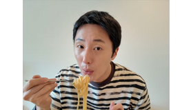 『太陽を抱く月』チョン・イル、日本で一人暮らし中！手際が良すぎる「料理男子」っぷり炸裂【PHOTO】