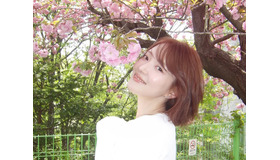 女優イ・セヨン、満開の桜の下で輝く“まぶしい美貌”…飾らない魅力に絶賛の声【PHOTO】