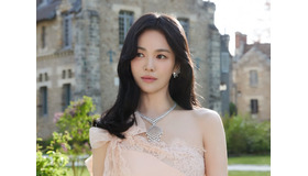 女優ソン・ヘギョ、パリで魅せた圧倒的な美しさ…大胆なシースルードレス姿に女優仲間もうっとり【PHOTO】