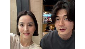 『朱蒙』女優ハン・ヘジンとキ・ソンヨン夫婦が久しぶりの再会、愛娘もパパに”ひっつき虫”【PHOTO】