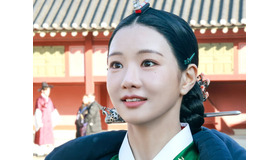 『素晴らしき新世界』女優イ・セヒ、麗しい韓服姿のオフショット公開！“大根演技のトップスター”役に絶賛の声