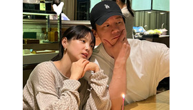 世界1位に輝いたキム・ムヨル、妻ユン・スンアからの“愛のあるサプライズ”に大感激！【PHOTO】