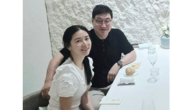 イ・ヨンエ夫婦の近況をキャッチ！20歳年上の夫同伴でディナーを楽しむ仲睦まじい姿