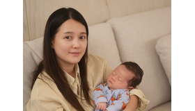 『太陽を抱く月』女優ナム・ボラ、愛おしい息子を抱き上げ幸せいっぱいの笑顔【PHOTO】