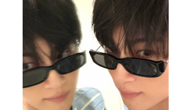 いたずらっぽさ全開！俳優ビョン・ウソク、サングラスからのぞく“無邪気な表情”が可愛すぎるっ【PHOTO】