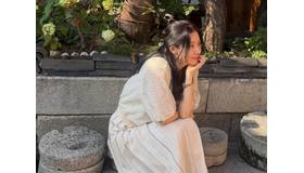 『チャングム』女優イ・ヨンエ、まるで“両班令嬢”伝統韓屋で魅せた気品あふれる美しさ【写真】