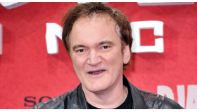 “B級映画の帝王”ロジャー・コーマン監督演じるクエンティン・タランティーノ -(C) Getty Images