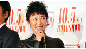 “開眼した（？）”寺島しのぶ／『R100』完成披露舞台挨拶