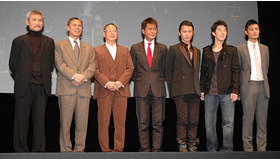 「香港国際映画祭」オープニング。左からツイ・ハーク監督、リンゴ・ラム監督、ジョニー・トー監督、ルイス・クー、ニコラス・ツェー、ジェイシー・チェン、ショーン・ユー