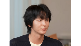 イ・ジュンギ、自身の魅力は「綺麗な鼻」と照れ笑い…！坂口健太郎との豪華ツーショットトーク公開