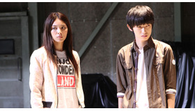 『奴隷区 僕と23人の奴隷』 -(C) 2013映画「奴隷区／僕と23人の奴隷」製作委員会