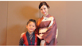 上戸彩＆濱田ここね『おしん』／Photo：Naoki Kurozu