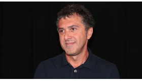 レハ・エルデム監督