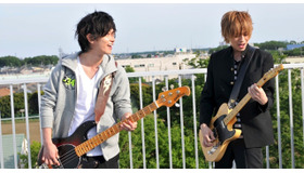 佐藤健＆三浦翔平／「カノジョは嘘を愛しすぎてる　サイドストーリー」  -(C) 2013 青木琴美・小学館／「カノジョは嘘を愛しすぎてる」製作委員会