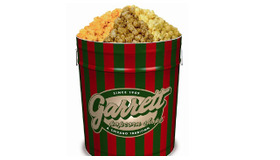 クリスマスシーズン限定 特大 6.5ガロン缶 15,600円、フレーバー：キャラメルクリスプ、チーズコーン、   マイルドソルトの特別アソート