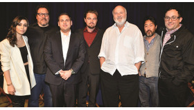 左から（クリスティン・ミリオティ、ジョン・ファヴロー、ジョナ・ヒル、レオナルド・ディカプリオ、ロブ・ライナー、ケン・チョイ、P・J・バイン）／『ウルフ・オブ・ウォールストリート』-(C) 2013 Paramount Pictures. All Rights Reserved.