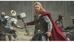 クリス・ヘムズワース／『マイティ・ソー／ダーク・ワールド』 -(C) 2013 MVLFFLLC. TM ＆ (C) 2013 Marvel. All Rights Reserved.