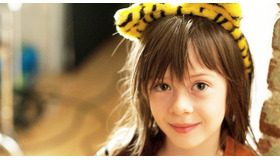 オナタ・アプリール（メイジー役）／『メイジーの瞳』-(C) 2013 MAISIE KNEW, LLC. ALL Rights Reserved.