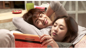 テギョン（2PM）＆イ・ヨニ／『結婚前夜 ～マリッジブルー～』　(C)2013 CINUS Entertainment, ALL RIGHTS RESERVED