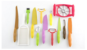 貝印の空豆の房をイメージしたハンドルのカラフルなキッチングッズシリーズ「BroadBeans（ブロードビーンズ）」第2弾。ベーシックな三徳包丁3種、パンやサンドイッチ専用のブレッドナイフ、りんごもネギも簡単にカットにできる専用グッズ、アップルカッターとネギカッター、さまざまな素材の皮むきを便利にサポートする専用ピーラー。価格帯は、577円～1,575円とリーズナブル。