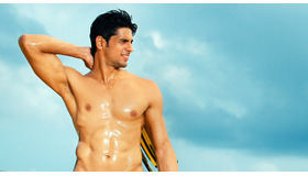 シド・マルホトラ『スチューデント・オブ・ザ・イヤー 狙え！No.1!!』-(C) 2012 EROS INTERNATIONAL MEDIA LIMITED