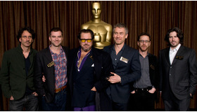 アカデミー賞午餐会に出席した監督賞候補者。左からジョエル・コーエン、ポール・トーマス・アンダーソン、ジュリアン・シュナーベル、トニー・ギルロイ、イーサン・コーエン、ジェイソン・ライトマン -(C) A.M.P.A.S.