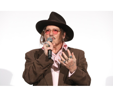 ジョニー・デップ、8年半ぶりの来日＆神対応フォト一挙解禁