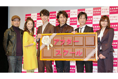 難解な台本よりも真の敵は大泉洋の天然パーマ？　『アフタースクール』完成披露 画像