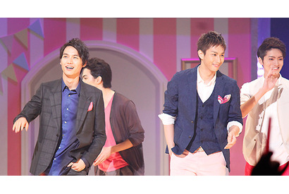 福士蒼汰の“投げキッス”にファン狂喜！　「ViVi」ファッションショーに登場 画像