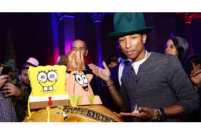 ファレル・ウィリアムス、「スポンジボブ」カシミヤ製の靴下を特注！ 画像