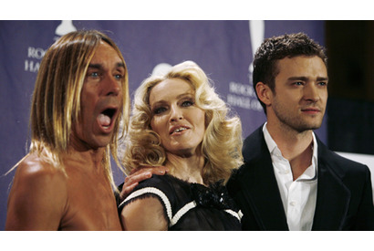 マドンナのためにジャスティン・ティンバーレイクがストリップした!? 画像