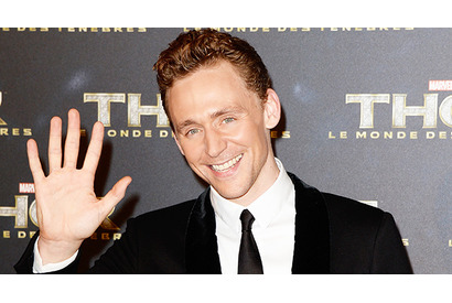 トム・ヒドルストン、新作映画で歌声を披露 画像