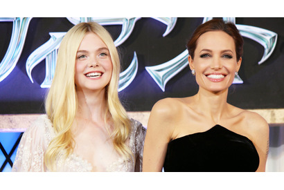 アンジェリーナ・ジョリー、“妖艶”黒ドレスで日本のファン2,500人をノックアウト！ 画像