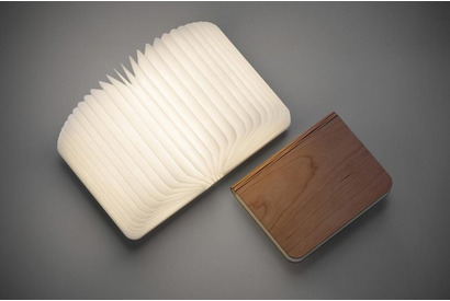本を開くと照明に!?ルミオエスエフ、代官山蔦屋で発売 画像