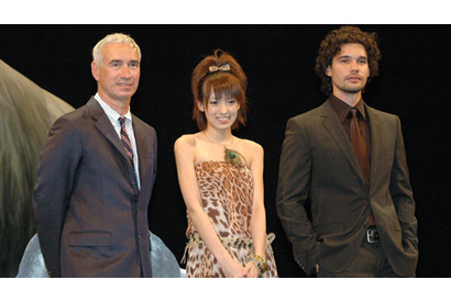 アッキーナ、セクシーな“紀元前1万年コスチューム”でハリウッド進出？ 画像