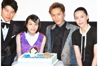 じぇじぇじぇ!?　能年玲奈、誕生日サプライズで“ママ”木村佳乃来場で喜び！ 画像