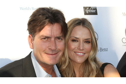 ホームレス支援団体のパーティにセレブ・カップルが集合　C・シーンも新夫人伴い出席 画像