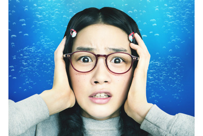 【特報映像】能年玲奈、三つ編み＆メガネで“オタク”姿お披露目！　『海月姫』 画像