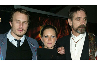 シエナ・ミラーの宝物は、ヒース・レジャーのパジャマ 画像