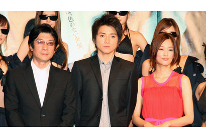 セクシー“カメレオンガールズ”に藤原竜也撃沈？　水川あさみとのキスシーンは…？ 画像