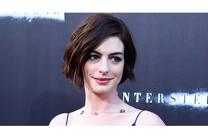 アン・ハサウェイ、握手を断った理由は「エボラ熱を恐れたからじゃない」 画像