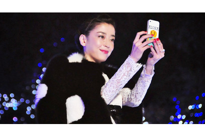 宮沢りえ、東京ミッドタウンのイルミネーションにテンション「上がってます！」 画像