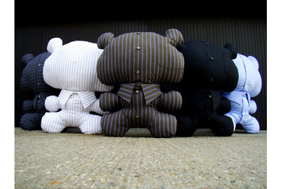 キュートなクマ型クッションがずらり！　NYブランドが新宿伊勢丹に集結 画像