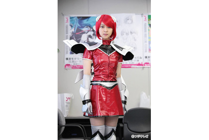 武井咲の“女剣士”コスプレ姿に綾野剛絶賛！ ドラマ「すべてがFになる」 画像