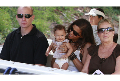 ハル・ベリー、愛娘と一緒に動物園に 画像