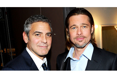 ブラッド・ピット夫妻、ジョージ・クルーニー夫妻宅で互いの結婚を祝う 画像