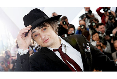 ピート・ドハーティ、ドラッグに手を出さないように象の世話!? 画像