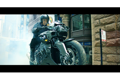 インド発のド派手アクション映画『チェイス！』、特典満載でBD＆DVDリリース！ 画像