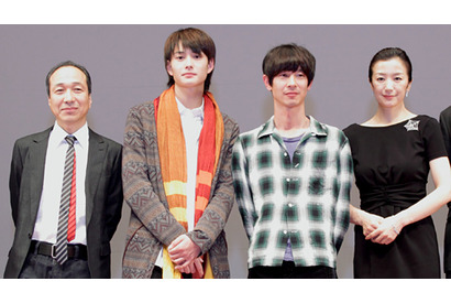 加瀬亮×岡田将生が劇中以上の兄弟愛を発揮！　『重力ピエロ』“世界最速”上映 画像