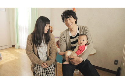 【特別映像】佐々木蔵之介＆永作博美、キュートな赤ん坊“ぺ～”に悶絶！ 画像